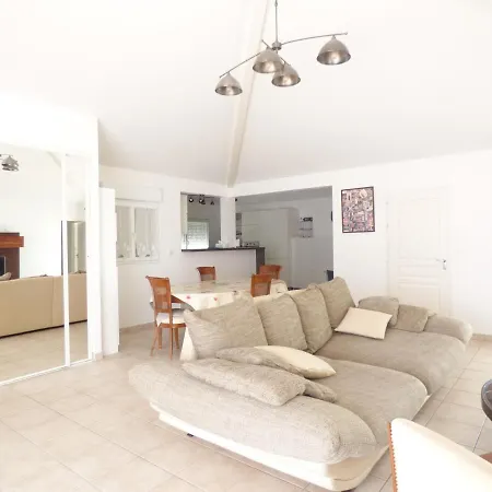 Maison Le Fenouiller, 4 Pièces, 8 Personnes - Fr-1-428-109 Hébergement de vacances *